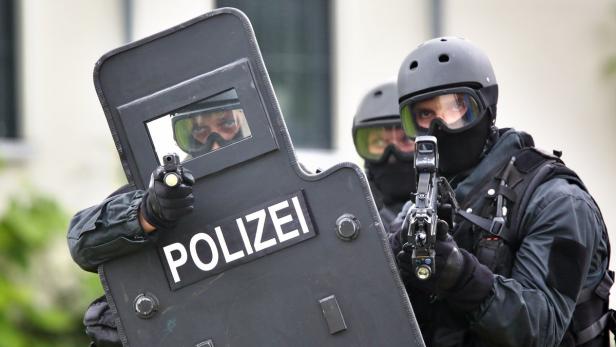 Schutzschilde, die auch große Kaliber aufhalten – wie hier bei der deutschen Polizei.