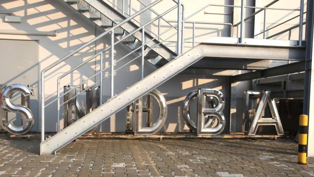 Archiv, Wien Museum, Südbahnhof Schriftzug…
