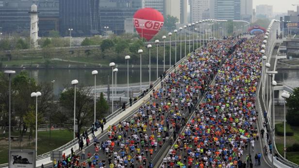 Mehr als 42.000 Läufer aus 127 Nationen nahmen am Sonntag am 31. Vienna City Marathon teil.