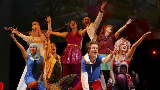 Kopie von Fernestern - Der floh im All, Kinderfreunde-Musical 2015 Knapp daneben kann zum Ziel führen