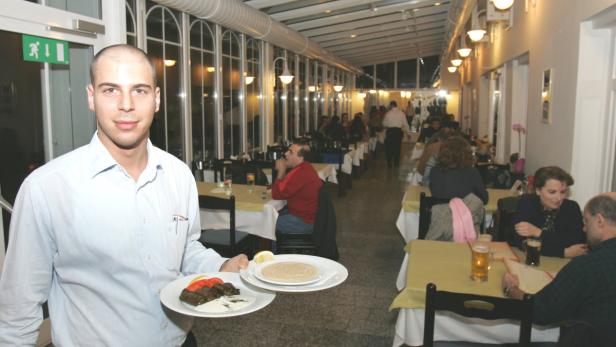 Kent, Brunnengasse 67, 1160 Wien Der Klassiker in Wien ist das Kebap vom am Brunnenmarkt. Seit 20 Jahren verköstigt die Familie Tütüncü die Wiener mit türkischem Essen.