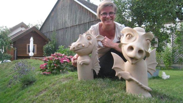 Gruppenbild im Garten: Liopold, Ulrike Dressel, Ludwig (v. l. n. r.)