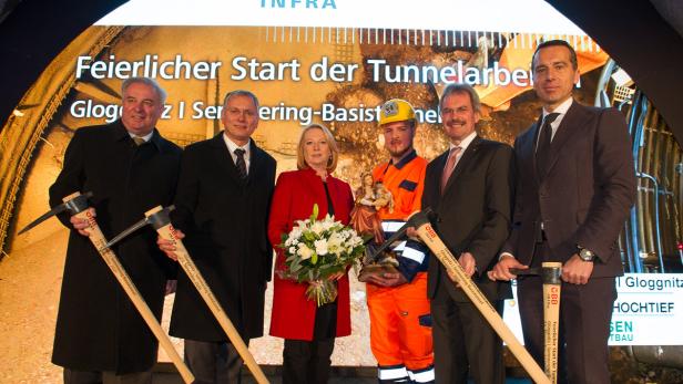 Hermann Schützenhöfer, Alois Stöger, Doris Bures, ein Tunnelarbeiter, Karl Wilfing und Christian Kern