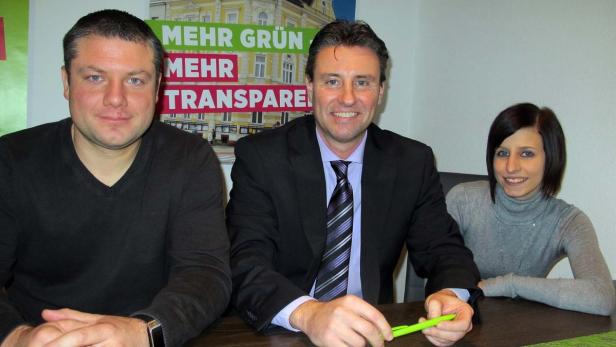 Geben die Wahlkampfkosten ohne Folder und Plakate mit 10.700 Euro an: Grün-Mandatare Dominic Hörletzeder, Gerhard Haag, Sarah Huber.