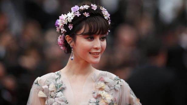 In China ein Superstar und eine der reichsten Frauen der Welt: Fan Bingbing rangiert nach Jennifer Lawrence, Melissa McCarthy, Scarlett Johansson und Jennifer Aniston auf Platz Fünf der Forbes-Liste der bestbezahlten Schauspielerinnen.