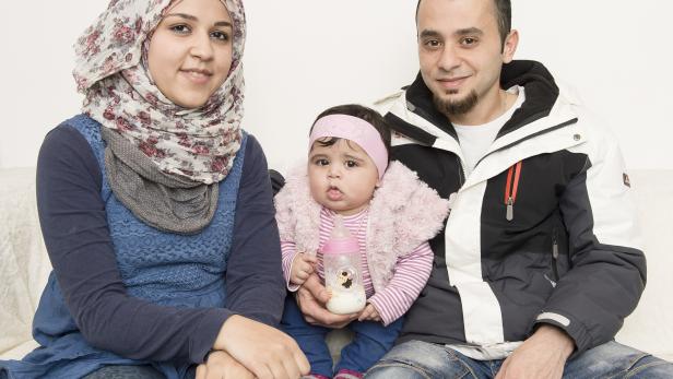 Draußen in Mödling: Wer kann, wer möchte der Familie aus Syrien bei der Jobsuche helfen?