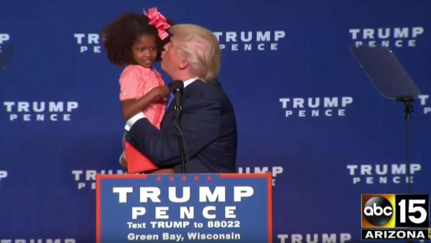 Kuss für Kind: Trump versucht Image-Politur