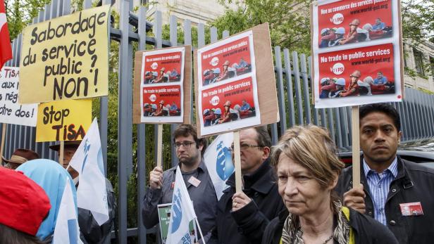 SWITZERLAND PROTEST TISA AGREEMENT