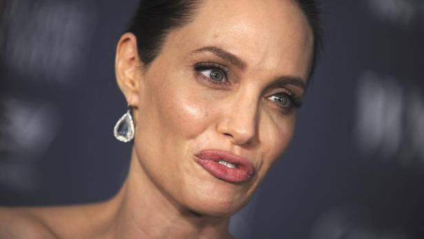 Jolie sauer: Ihr Vater teilt gegen sie aus