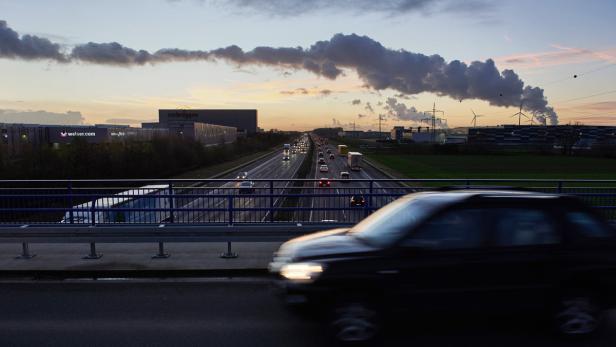 Brücke über A 2 an falscher Stelle gebaut 600 000 Euro kostete das Malheur