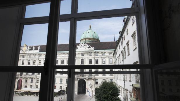 Hofburg, diverse Räume, In der Burg