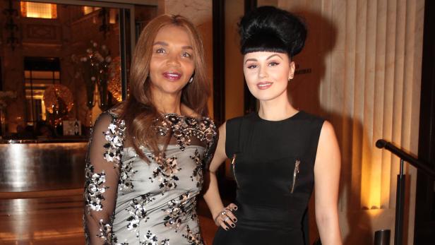 Viktoria Modesta Fashion Award, Valerie Morris, Viktoria Modesta