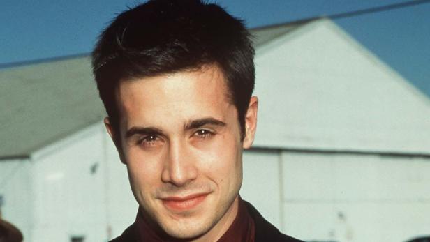 Ein Porträt des Schauspielers Freddie Prinze Jr..
