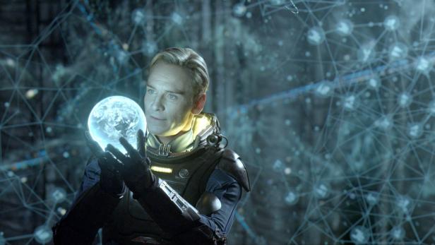Film Review Prometheus Michael Fassbender im ersten Film der „Prometheus“-Reihe