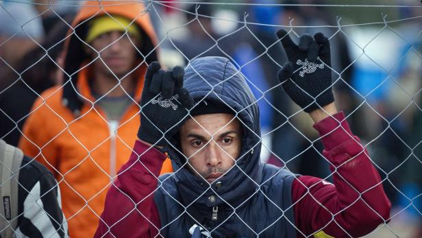 Union: "Alleinreisende männliche Flüchtlinge mittleren Alters" zurückweisen