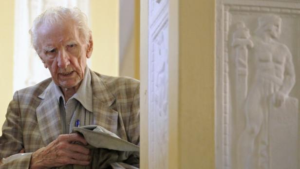 Hungarian Csatary, suspected of war crimes against