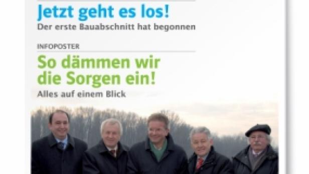 Das Titelblatt der „Machland Damm News 01“ zeigt fünf Männer vor einem Damm.