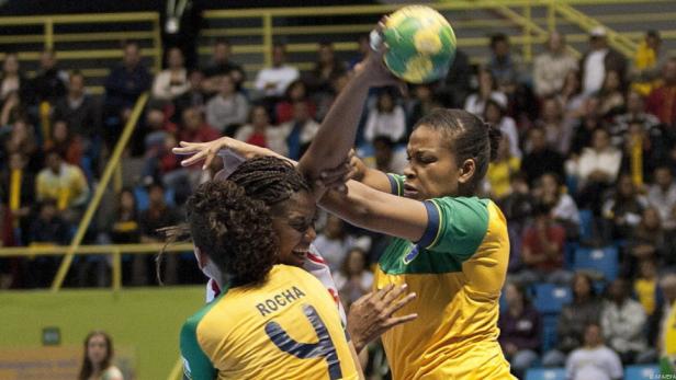 Brasilien startete Heim-WM der Frauen mit Sieg