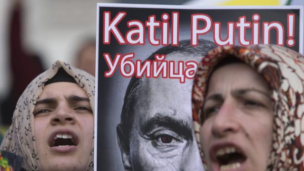 Treue Erdogan-Fans: Demos gegen Putin in Ankara