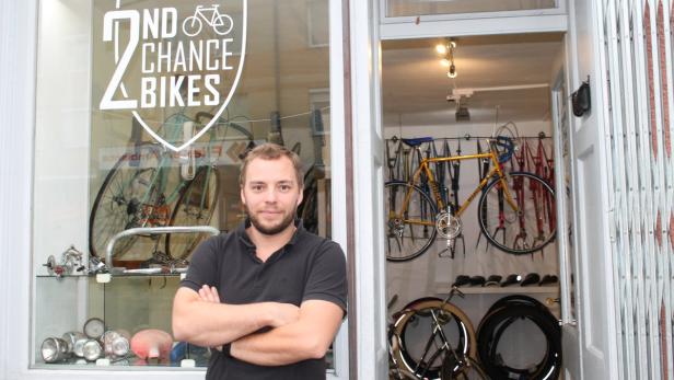 Der studierte Holztechniker Andreas Rath restauriert alte Fahrräder