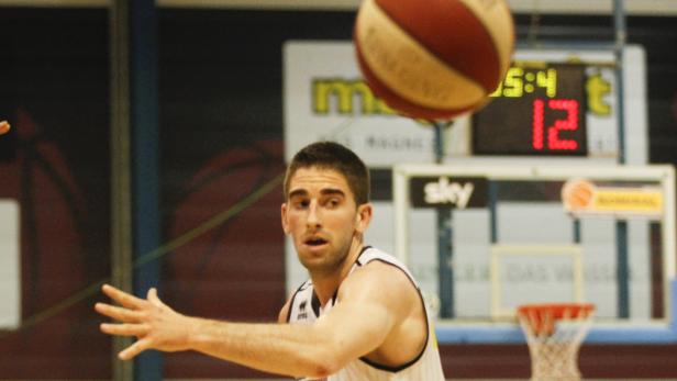 BASKETBALL ABL FINALE 4. SPIEL: MAGNOFIT GÜSSING K Die Knights (Manuel Jandrasits) rangen die Panthers nieder.