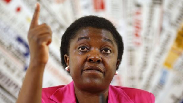 Italian Minister for Integration Cecile Kyenge ges
