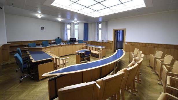 Ein leerer Gerichtssaal am Wiener Straflandesgericht am Donnerstag.