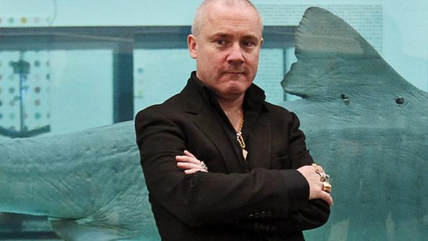 Damien Hirst ist bekannt für seine in Formaldehyd eingelegten Tierkörper oder den mit Diamanten besetzten menschlichen Totenschädel. Nun zeigt das Arnulf Rainer Museum in Baden erstmals Malerei des britischen Künstlers.