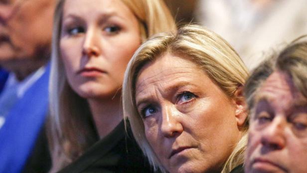Marine Le Pen (C), France's National Front politic