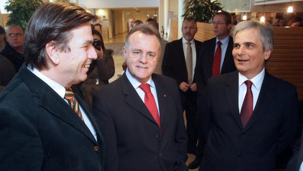 Voves und Niessl haben eine Debatte losgetreten, die unangenehm für Parteichef Faymann ist – bisher kamen solche Begehren von Blauen