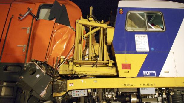 Der Güterzug raste im März 2013 mit 100 km/h in den abgestellten ÖBB-Messwagen. Am Dienstag fand an der Unglücksstelle in Ober-Eggendorf ein Lokalaugenschein statt.