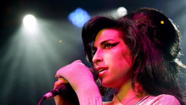Winehouse an der Spitze der Charts