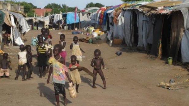 Ein Flüchtlingslager am Rande der Hauptstadt Juba. Hier fehlt es vor allem an Essen und sauberem Wasser.