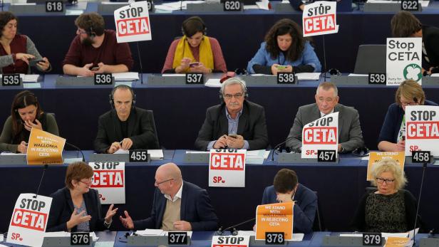 CETA-Protest im EU-Parlament