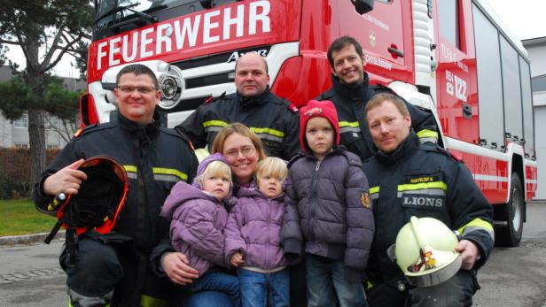 Feuerwehr rettet bewusstlose Kinder