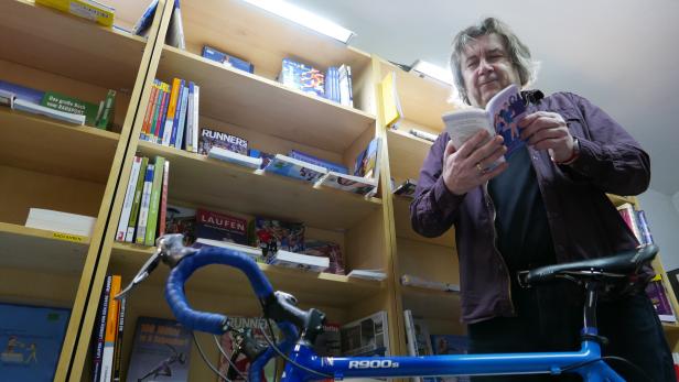 Vielseitig: Dieser Mann ist Buchhändler, Perlenreihe-Autor, Radfahrer – und einiges mehr