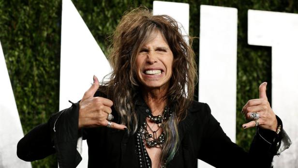 Steven Tyler attends the 2013 Vanity Fair Oscars Party in West Hollywood, California February 25, 2013. REUTERS/Danny Moloshok (UNITED STATES TAGS:ENTERTAINMENT) (OSCARS-PARTIES)