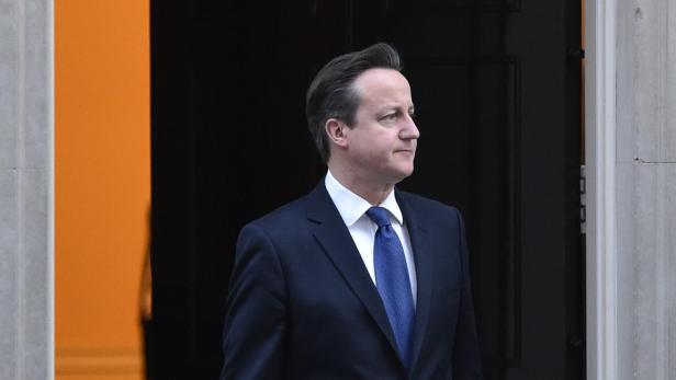 David Cameron vor der Tür von 10 Downing Street.