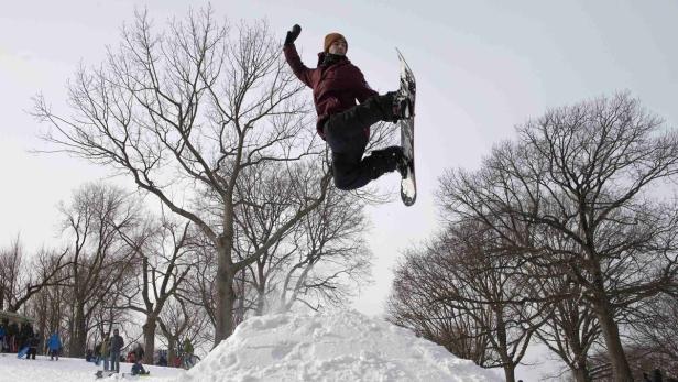 New York blieb verschont, im Fort Greene Park in Brooklyn wurden Snowboard-Rampen errichtet.