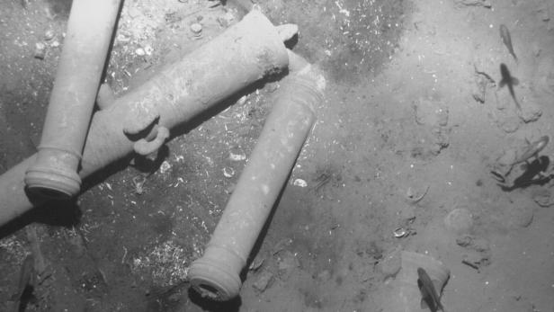 Bronzekanonen mit eingravierten Delfinen – das war die San José
