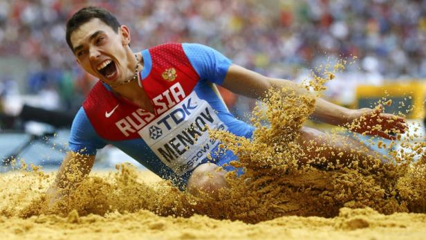 Aleksandr Menkov of Russia competes to win the men&#039;s long jump final during the IAAF World Athletics Championships at the Luzhniki stadium in Moscow August 16, 2013. REUTERS/Dominic Ebenbichler (RUSSIA - Tags: SPORT ATHLETICS)