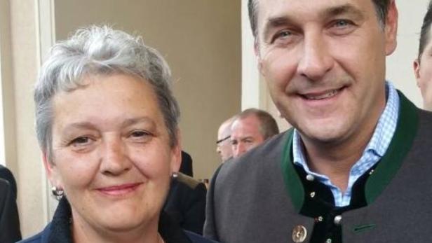 Isabella Lehner mit FPÖ-Chef Heinz-Christian Strache.