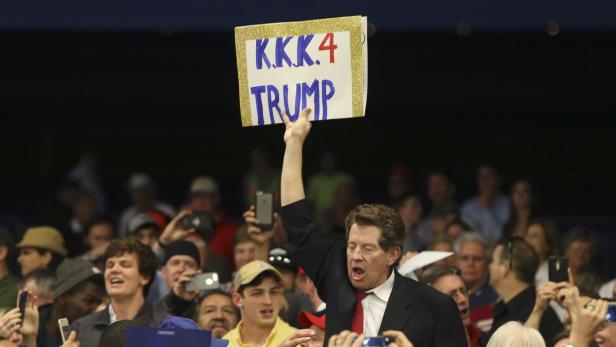 Bereits im März zeigten KKK-Sympathisanten, für wen sie stimmen werden.
