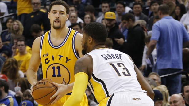 Klay Thompson von den Golden State Warriors im Spiel gegen Paul George.