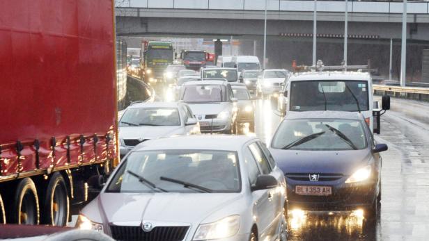 Ab 1. Jänner: Rettungsgasse auf Autobahnen Pflicht