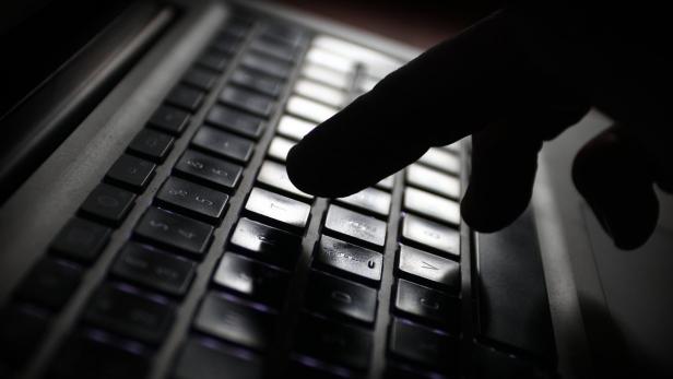 Schlagabtausch mit den USA wegen Spionage-Affäre Vorsicht vor neuer Welle an "Jobangeboten" per Mail