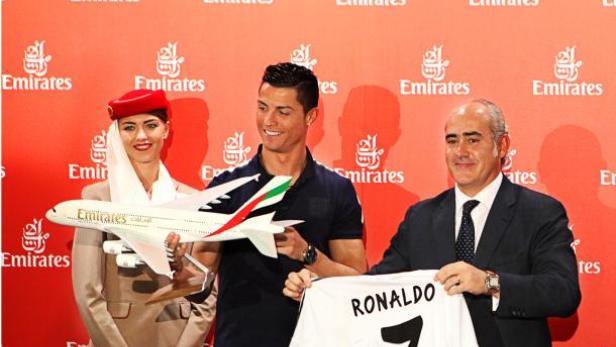 RonaldoCristiano-Emirates-Country-Manager-Fernando
