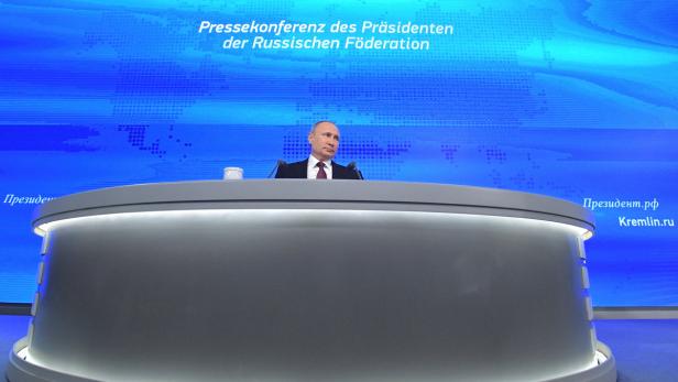Wladimir Putin bei einer Pressekonferenz des Präsidenten der Russischen Föderation.