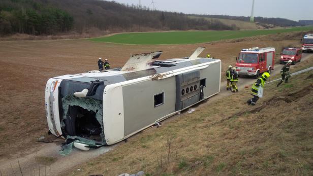 Der Busunfall ereignete sich kurz vor 15 Uhr.