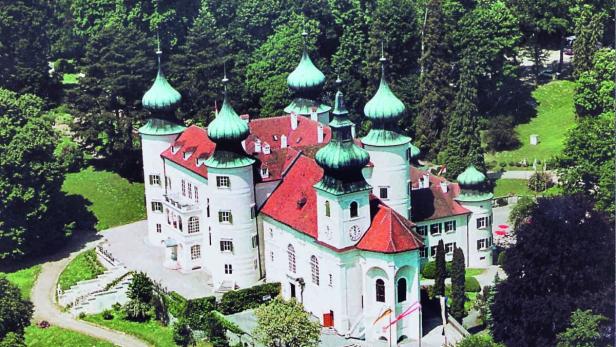 Schloss Artstetten, einst Sommerresidenz des Thronfolgers Franz Ferdinand, ist umgeben von einem historisch gewachsenen Park.